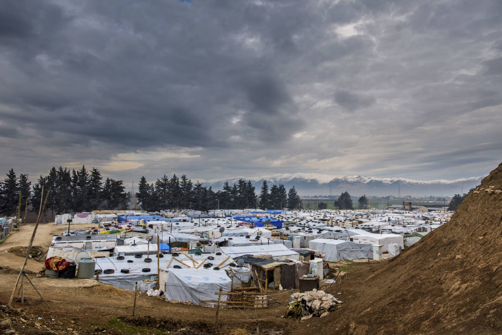 The Syrian refugee crisis is the largest refugee and displacement crisis, affecting 17.6 million people. Let&rsquo;s break this topic down &mdash; in photos and videos.